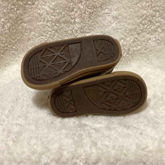 Baby pre-loved brown leather CONVERSE hi-top sneaker shoes / size 4 - Picture 4 of 6